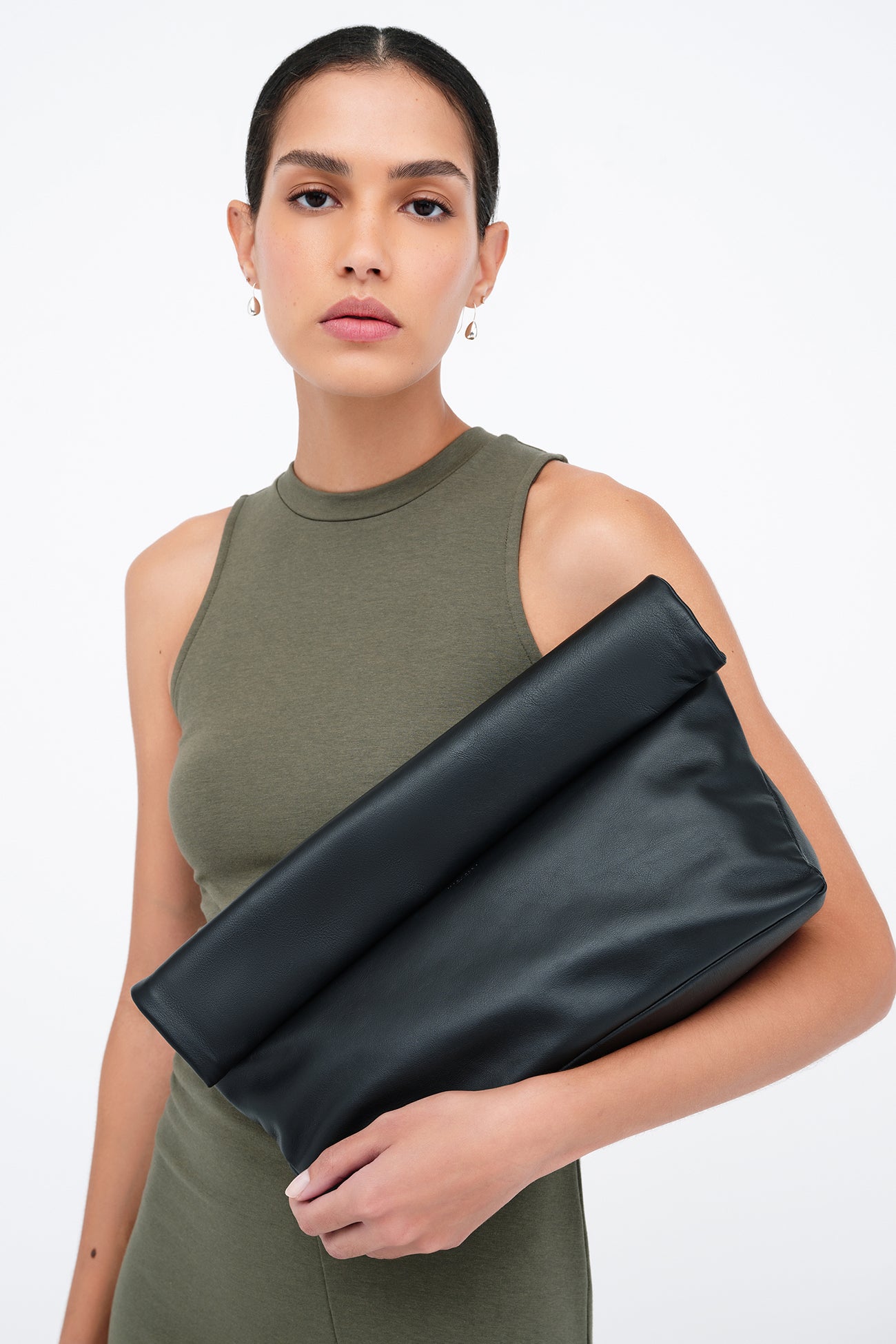 hobo sterling raine sterling leather foldover clutch bag Marcella | Flora Clutch in Disco Pebble | Women's | European Leather