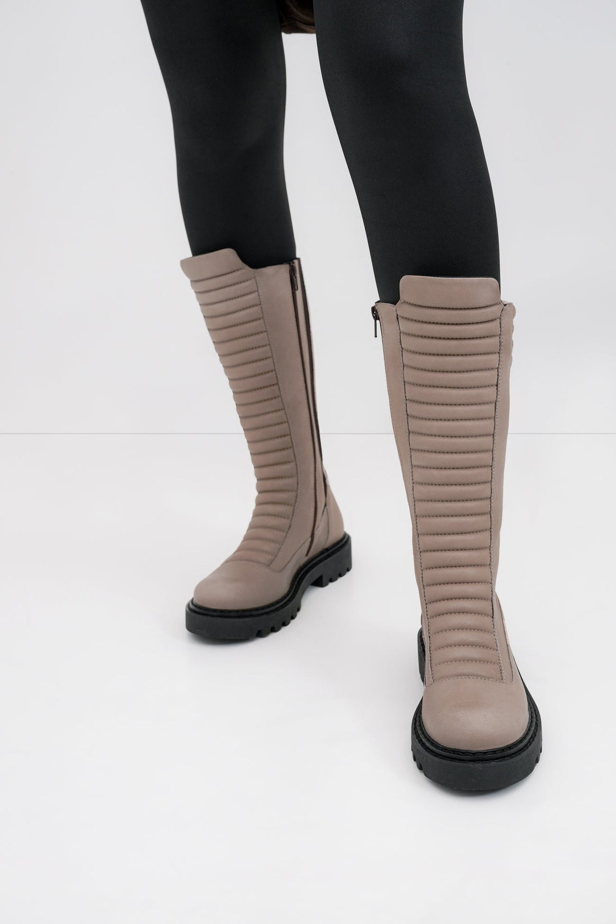 #Taupe