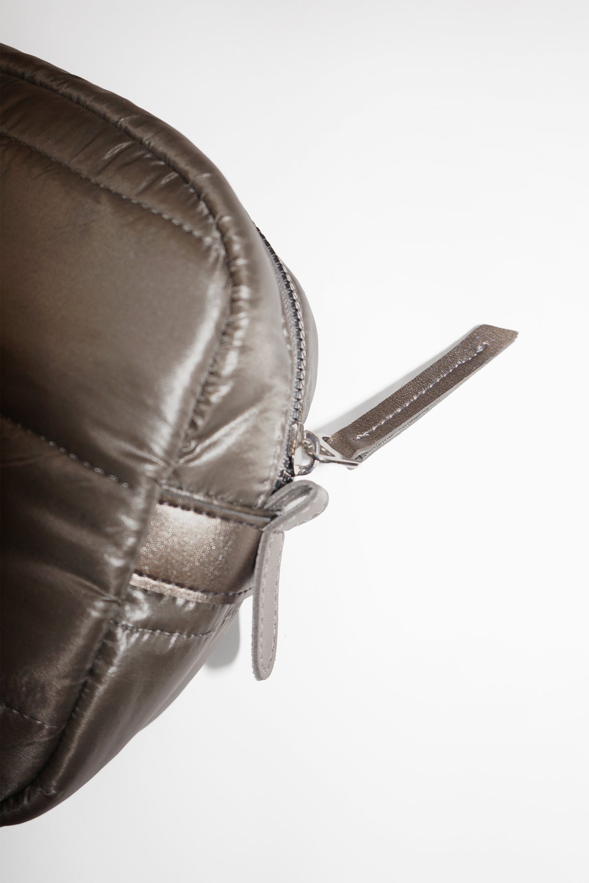 Free Gift — Blythe Puffer Pouch