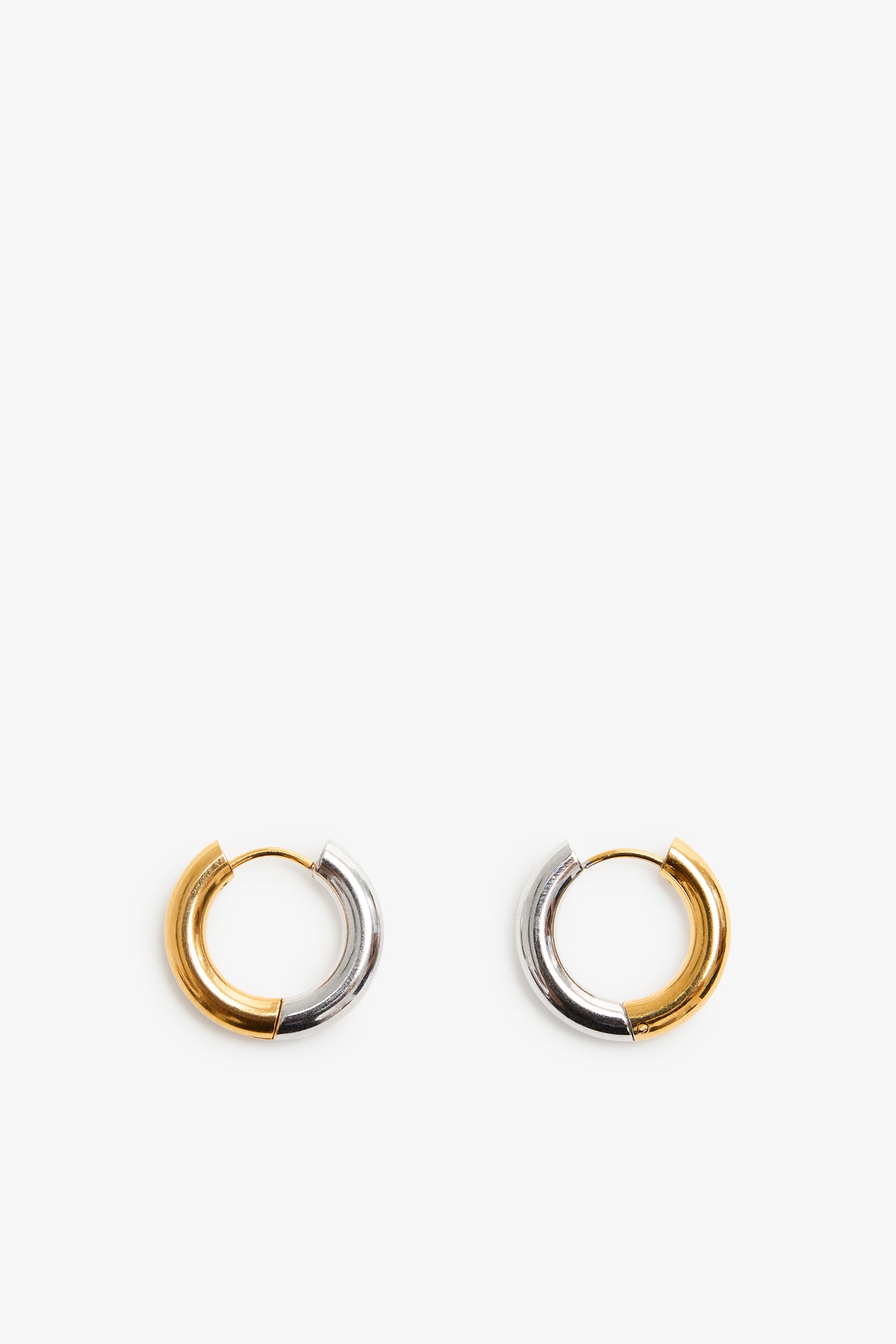 【TATIANA】MINIMAL BOLD HOOP EARRING★ピアス★送料無料★2色 Gold and Silver Minimalist Earrings - Emery Two-Toned Hoops