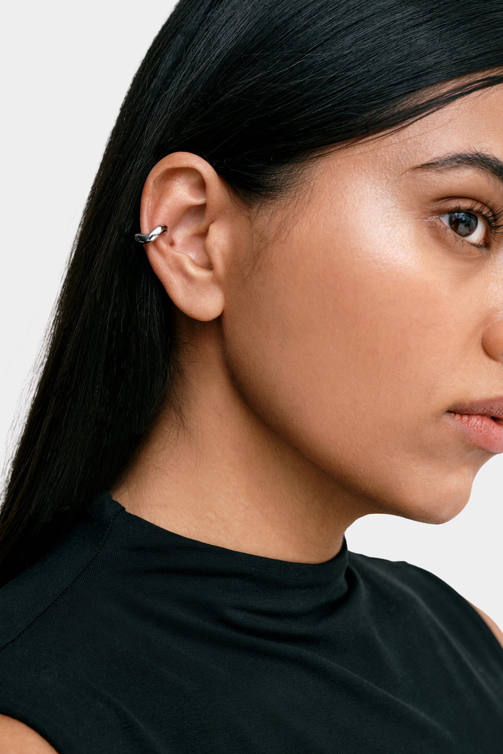 [BLACKMUSE] ボア着用☆Edge Curve Earrings 全2色 Abstract Silver Ear Cuff Earring - Chrysalis Ear Cuff | Marcella
