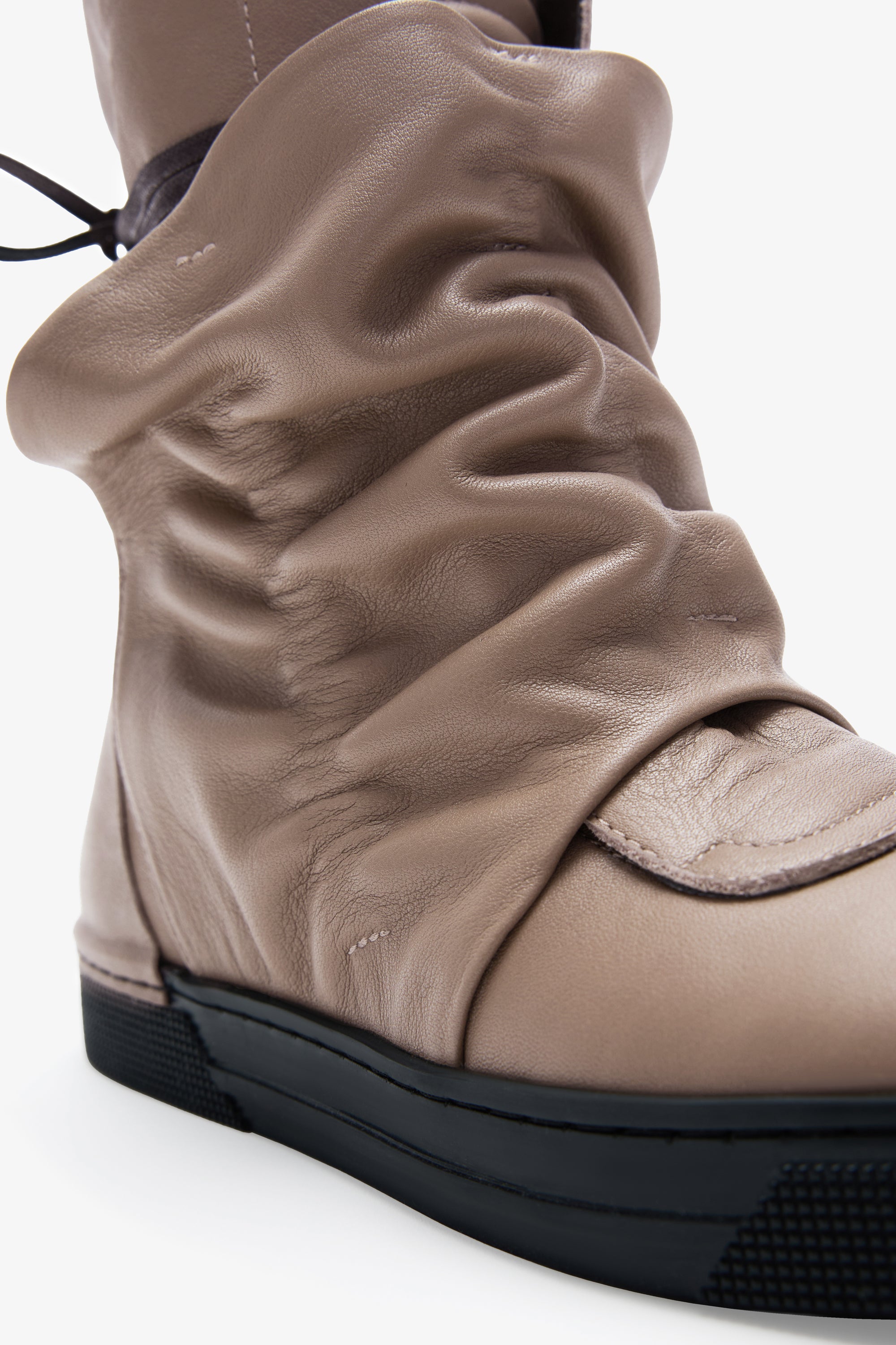 #Taupe