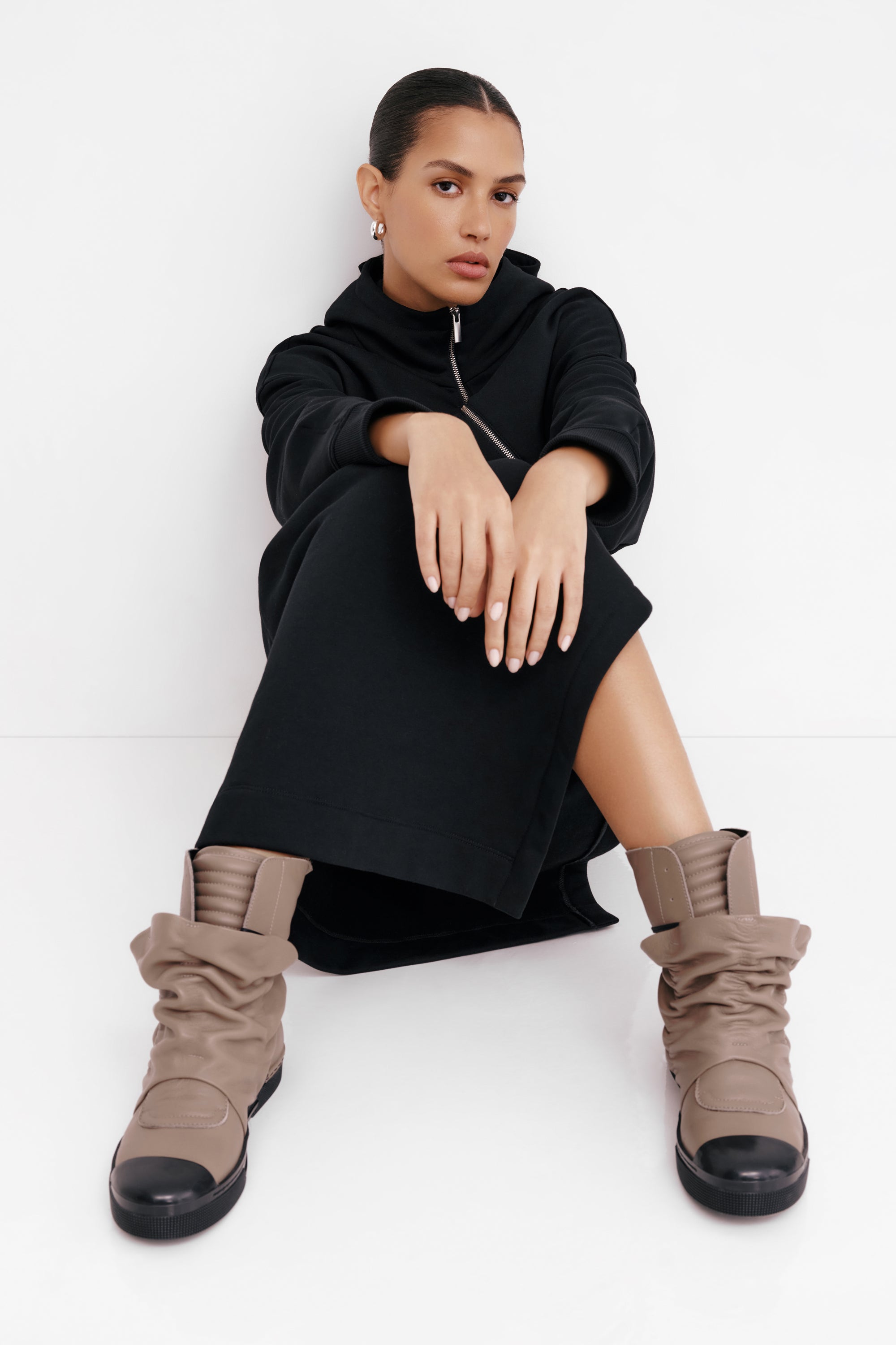 #Taupe