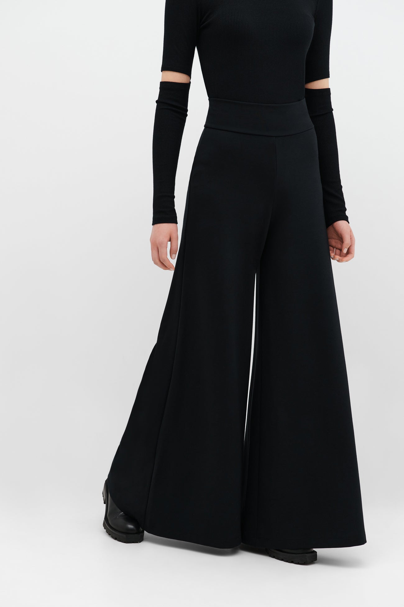 GFFS logo wide pants ブラック GFFS logo wide pants – GOLF FREAKS STORE